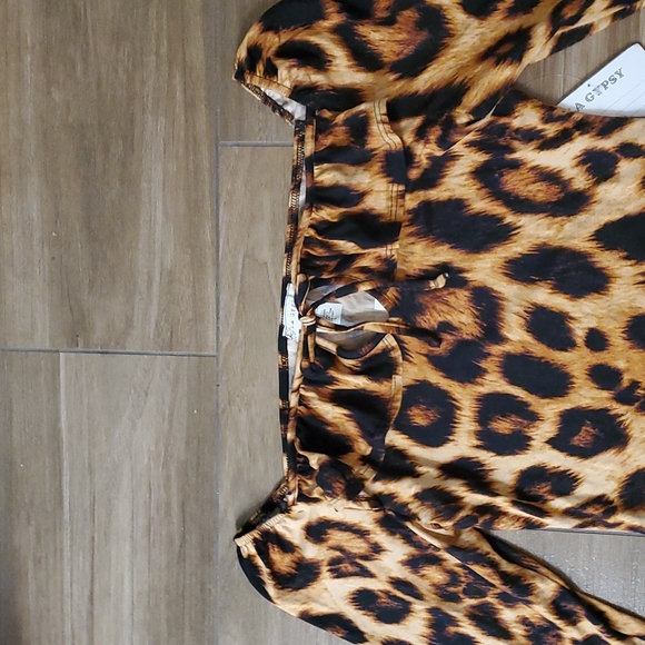 3/4 sleeves brush micro leopard skin top - Picture 2 of 2